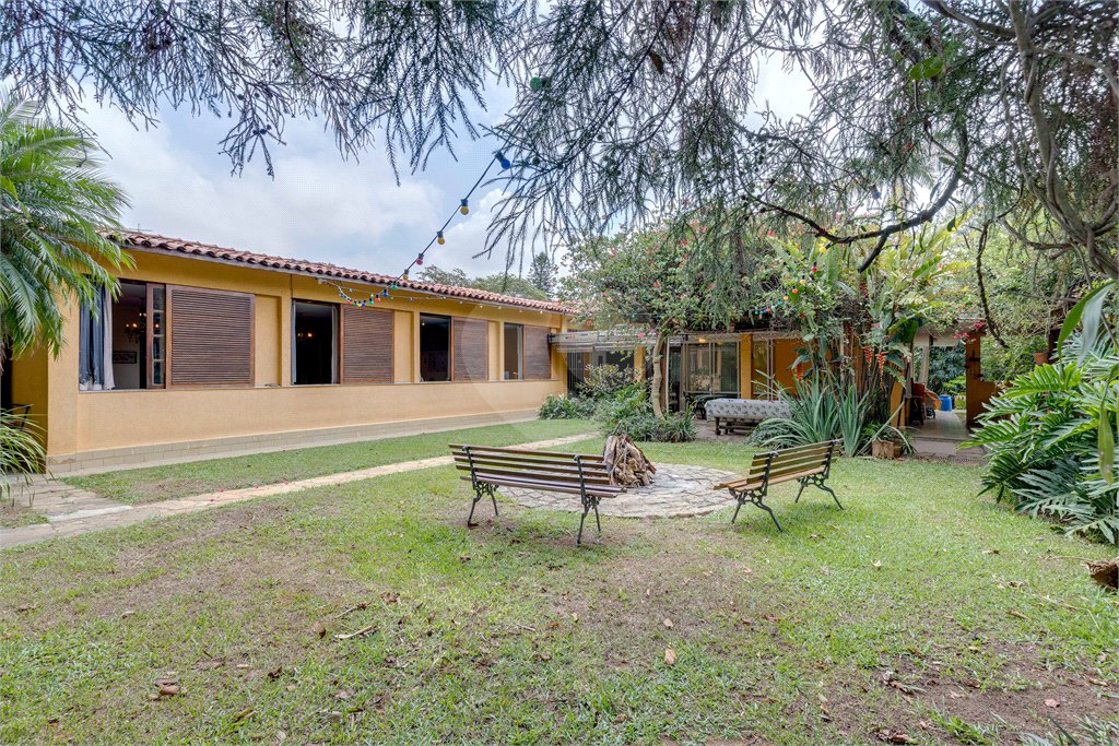 Casa Térrea à venda ou para alugar com 5 quartos, sendo 2 suítes,  em Jardim Prudência, São Paulo, SP