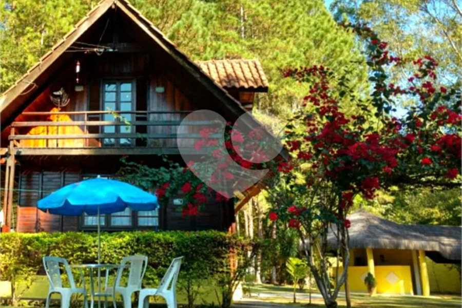 Casa à venda com 6 quartos, sendo 5 suítes,  no condomínio Cinco Lagos, Mairiporã - SP