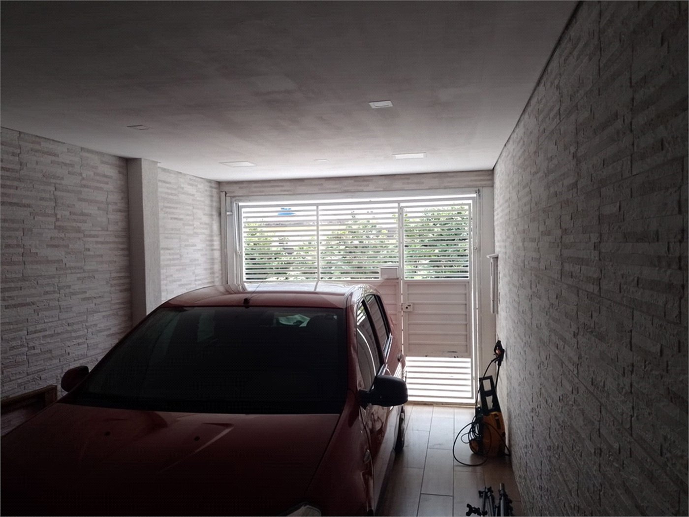 Casa à venda com 3 quartos, sendo 1 suíte,  em Jardim Coqueiro, Itaquaquecetuba, SP