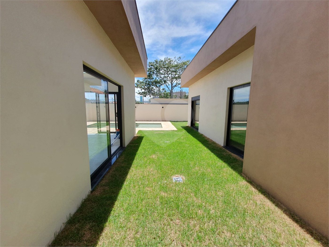 Casa à venda com 3 suítes no condomínio Via Castelli, Louveira - SP