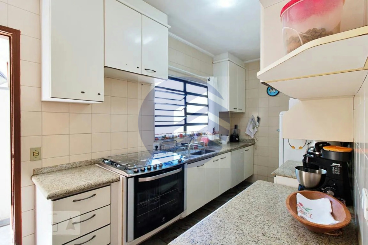 Casa para alugar com 3 quartos, sendo 1 suíte, em Jardim Monte Kemel, São Paulo - SP