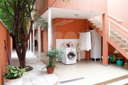 Sobrado à venda com 5 quartos, sendo 3 suítes,  em Santa Teresinha, São Paulo, SP