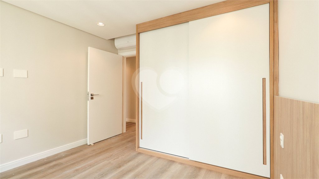 Apartamento à venda com 2 quartos, sendo 1 suíte,  em Vila Uberabinha, São Paulo, SP