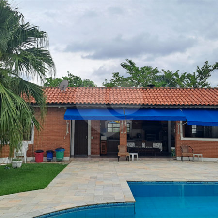 Casa à venda com 3 quartos, sendo 1 suíte, no condomínio Residencial Vale das Laranjeiras, Indaiatuba - SP