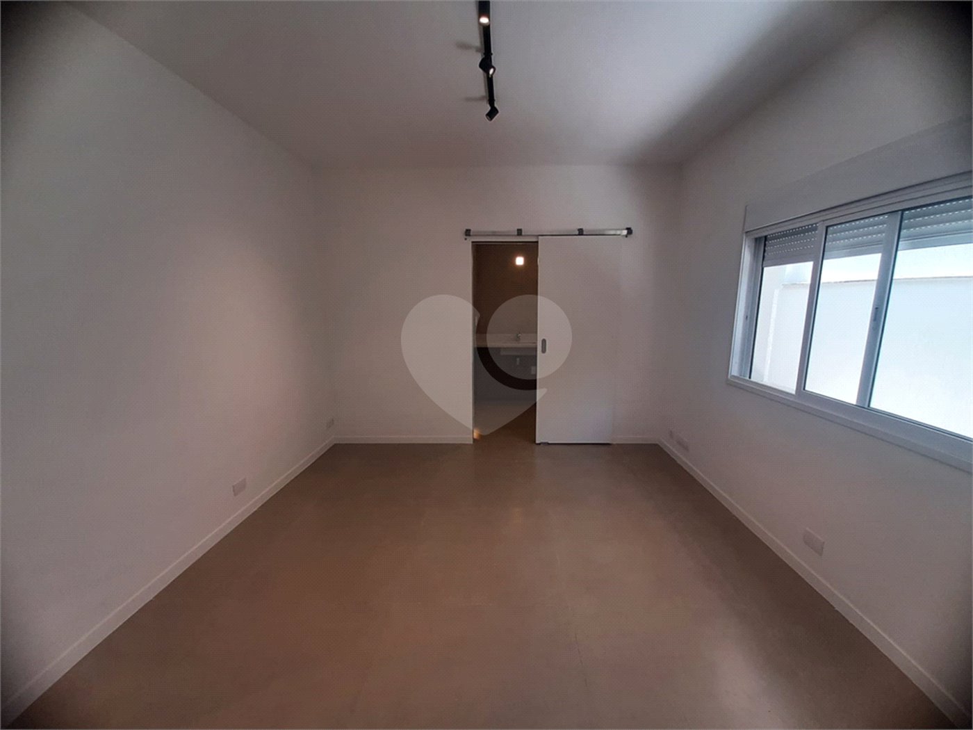 Casa Térrea à venda ou para alugar com 4 suítes em Jardim São Bento, São Paulo, SP