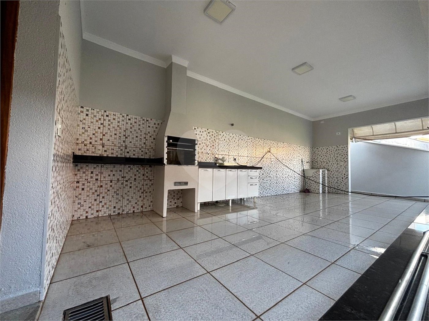 Casa à venda com 2 quartos, sendo 1 suíte, no condomínio Residencial Lagos D Icarai, Salto - SP