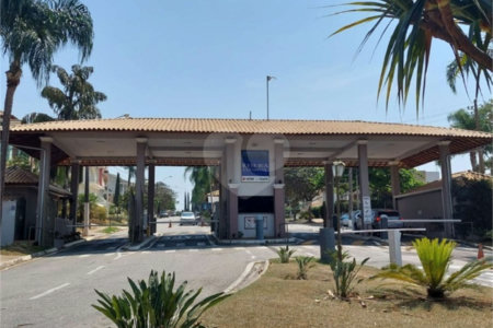 Casa à venda com 4 suítes no condomínio Reserva Colonial, Valinhos - SP