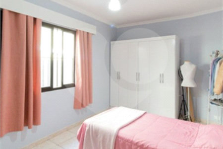 Sobrado à venda com 3 quartos, sendo 1 suíte, em Vila Curuçá, São Paulo, SP