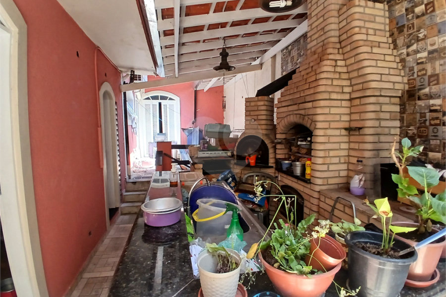 Sobrado à venda com 8 quartos, sendo 2 suítes, em Tremembé, São Paulo, SP