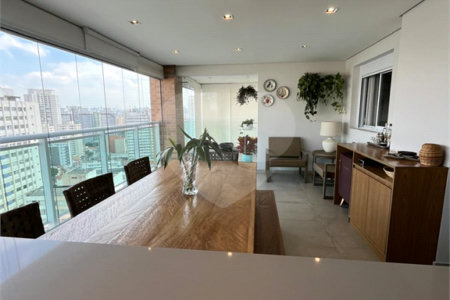 Apartamento à venda com 3 quartos, sendo 2 suítes, em Mooca, São Paulo, SP