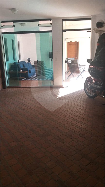 Casa à venda com 5 quartos, sendo 2 suítes, no condomínio Vinhas da Vista Alegre - Lado Sede, Vinhedo - SP