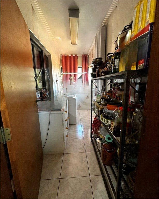 Sobrado à venda com 6 quartos, sendo 1 suíte, no Centro, Ponta Porã, MS