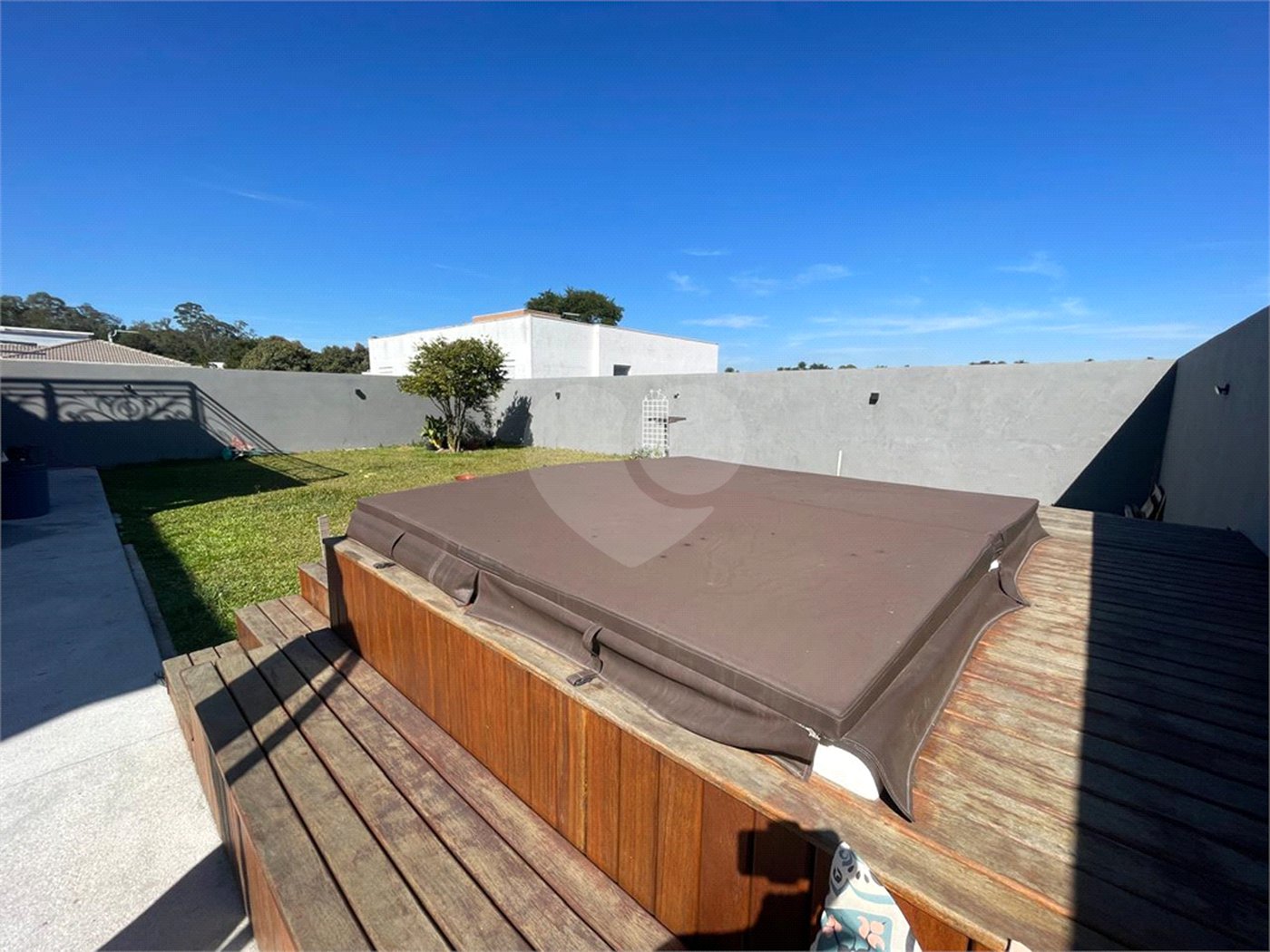 Casa à venda com 3 suítes no condomínio Arujá Verdes Lagos, Arujá - SP