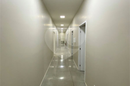 Salão para alugar em Vila Romanópolis, Ferraz de Vasconcelos, SP