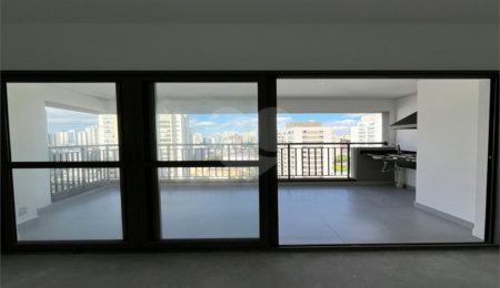 Apartamento à venda com 3 quartos, sendo 1 suíte,  em Jardim Prudência, São Paulo, SP