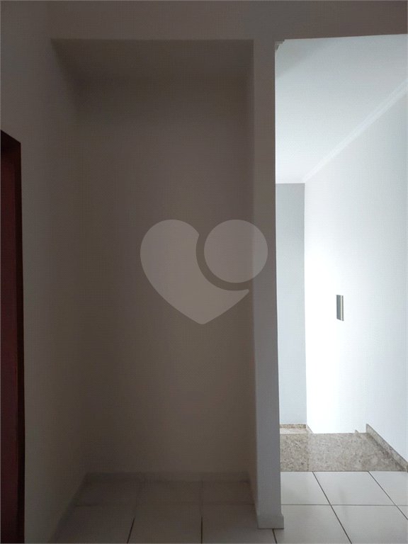 Sobrado à venda com 3 quartos, sendo 1 suíte,  em Jardim Regina, Indaiatuba, SP