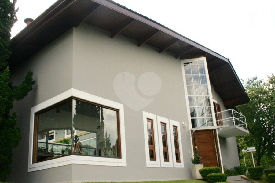 Casa à venda com 5 suítes no condomínio Suíça da Cantareira, Mairiporã - SP