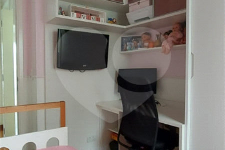 Casa à venda com 3 quartos, sendo 1 suíte, no condomínio Ville Resedá, São Paulo - SP