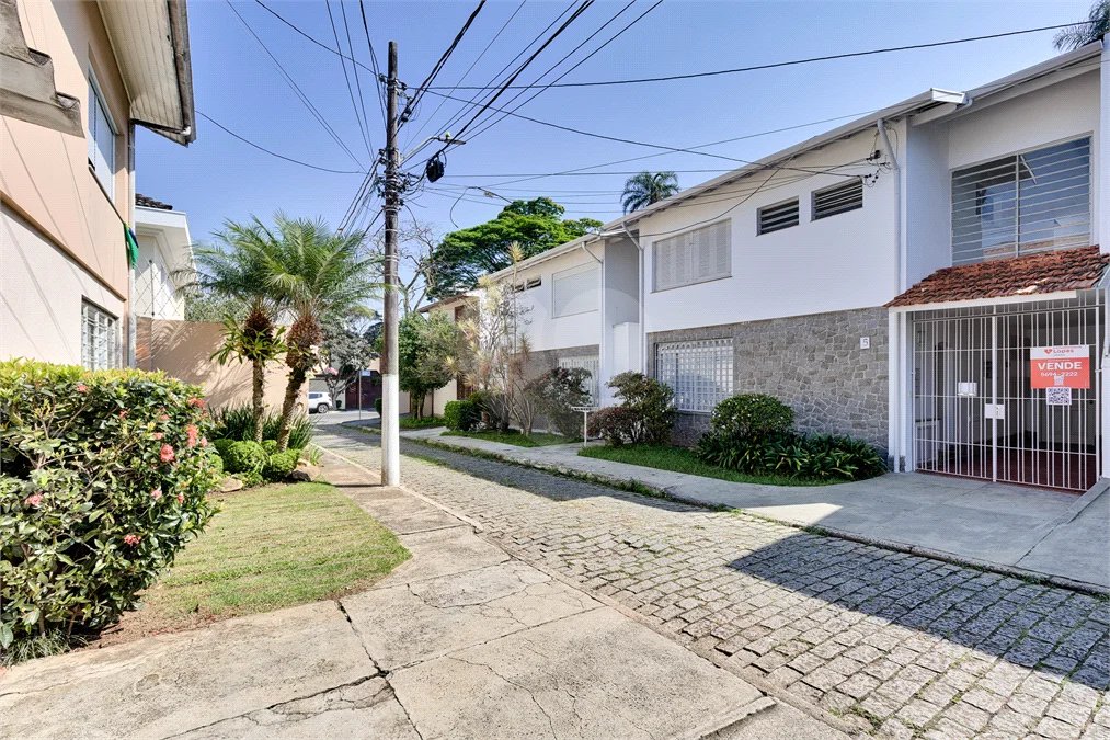 Casa de Vila à venda com 4 quartos, sendo 2 suítes, em Alto da Boa Vista, São Paulo, SP