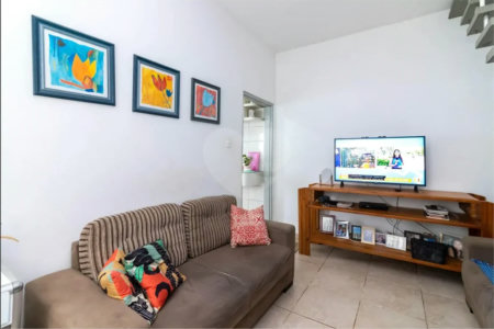 Sobrado à venda com 2 quartos, sendo 1 suíte, em Chora Menino, São Paulo, SP