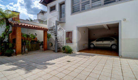 Casa à venda com 3 quartos, sendo 1 suíte,  em Alto da Boa Vista, São Paulo, SP