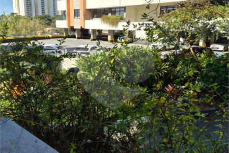 Apartamento à venda com 3 quartos, sendo 1 suíte,  em Cidade São Francisco, São Paulo, SP