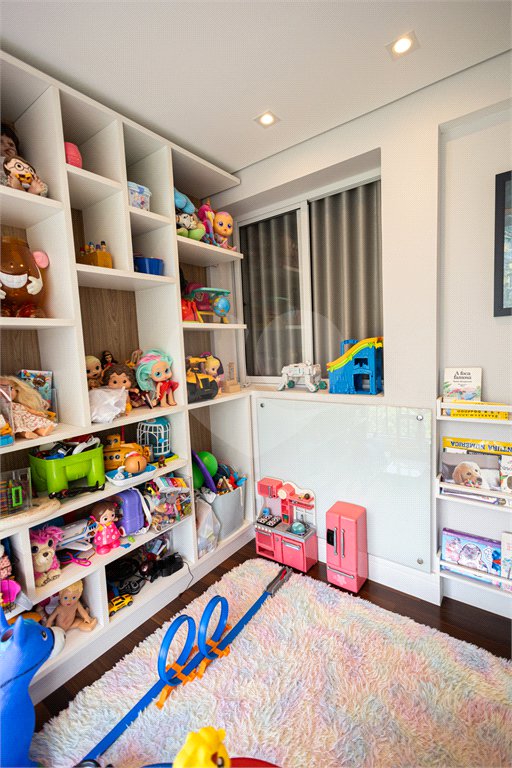 Apartamento à venda com 5 quartos, sendo 4 suítes,  em Parque Reboucas, São Paulo, SP