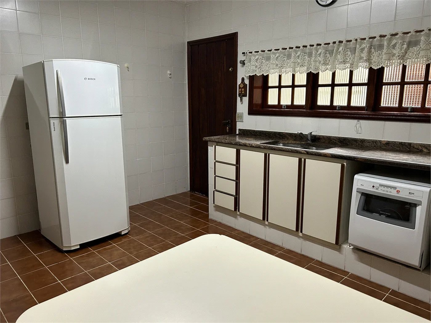 Sobrado à venda com 3 quartos, sendo 1 suíte, em Jardim das Vertentes, São Paulo, SP