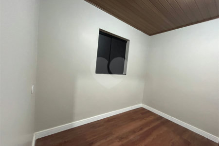 Casa à venda com 4 quartos, sendo 1 suíte, no Centro, Cravinhos, SP