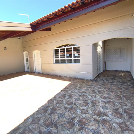 Casa à venda com 3 quartos, sendo 1 suíte,  em Vila Vendramini, Itapetininga, SP