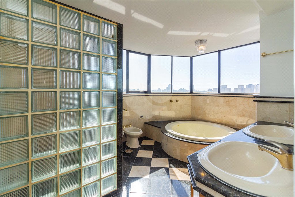 Duplex à venda com 1 quarto, sendo 3 suítes, em Vila Paulicéia, São Paulo, SP