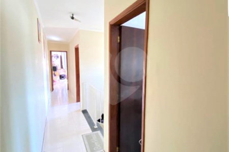 Sobrado à venda com 4 quartos, sendo 1 suíte, em Vila Mazzei, São Paulo, SP