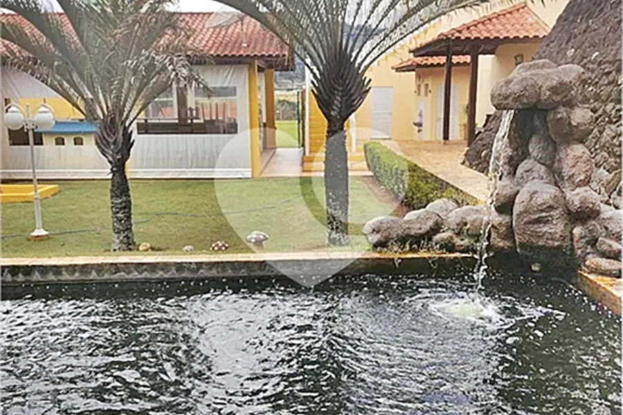 Casa à venda com 4 quartos, sendo 3 suítes, em Luiz Fagundes, Mairiporã, SP