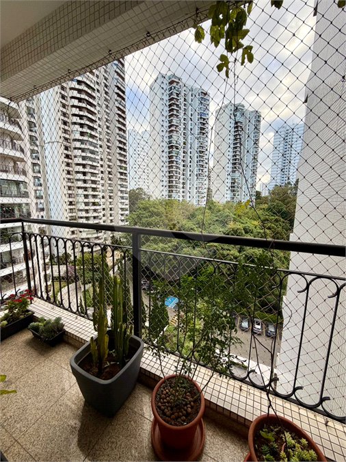 Apartamento à venda com 4 suítes em Jardim Marajoara, São Paulo, SP