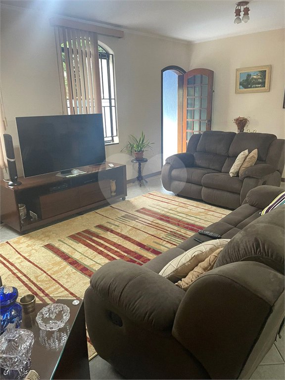 Sobrado à venda com 4 quartos, sendo 1 suíte, em Tremembé, São Paulo, SP