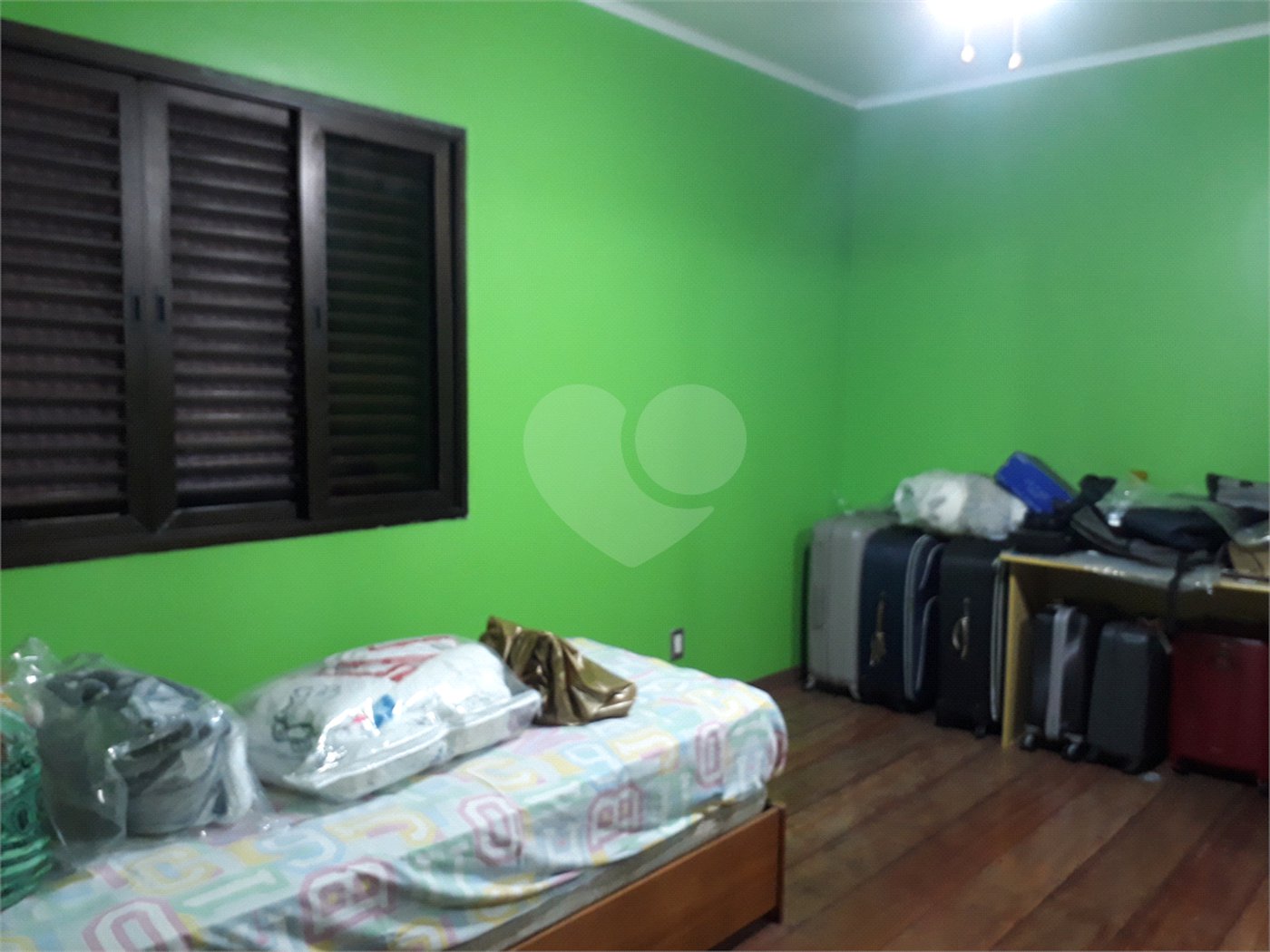 Sobrado à venda com 4 quartos, sendo 1 suíte, em Vila Constança, São Paulo, SP