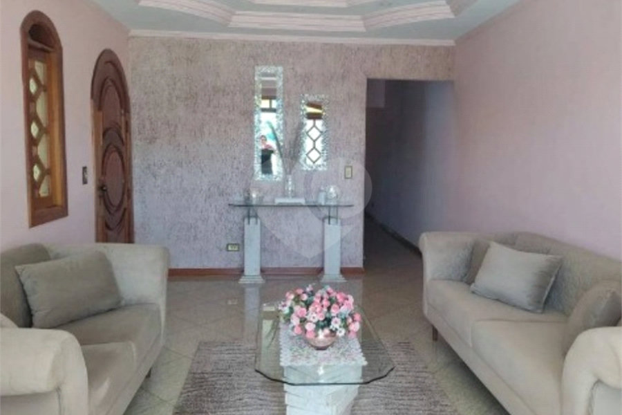 Casa à venda com 4 quartos, sendo 2 suítes,  em Jardim Britânia, São Paulo, SP