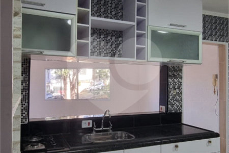 Sobrado à venda com 2 quartos em Vila Nivi, São Paulo, SP