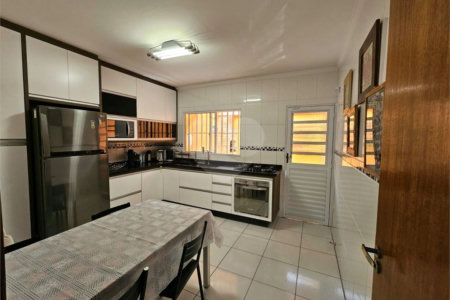 Casa à venda com 3 suítes em Vila Carrão, São Paulo, SP
