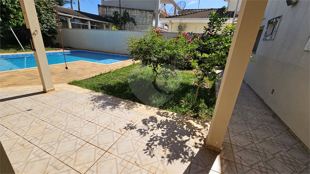 Sobrado à venda com 3 quartos, sendo 2 suítes, em Jardim Rossignatti, Indaiatuba, SP