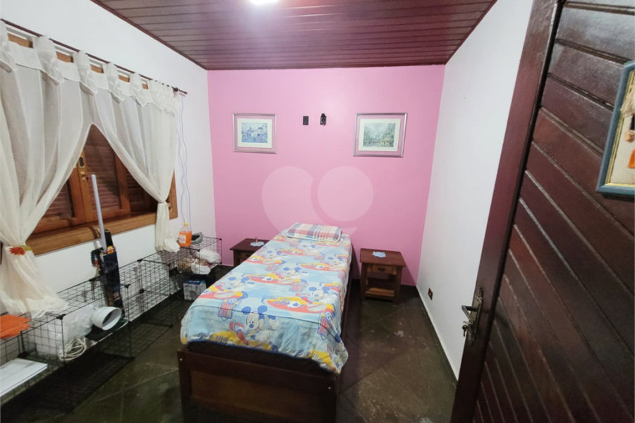 Sobrado à venda com 4 quartos, sendo 2 suítes, em Serra da Cantareira, Mairiporã, SP