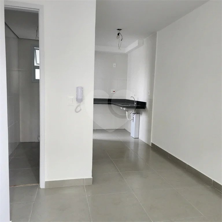 Casa à venda com 2 quartos, sendo 1 suíte, no condomínio Residencial Sanches, São Paulo - SP