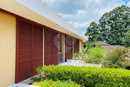 Casa à venda com 4 quartos, sendo 2 suítes, em Interlagos, São Paulo, SP