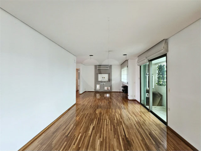 Apartamento à venda com 3 suítes em Brooklin, São Paulo, SP