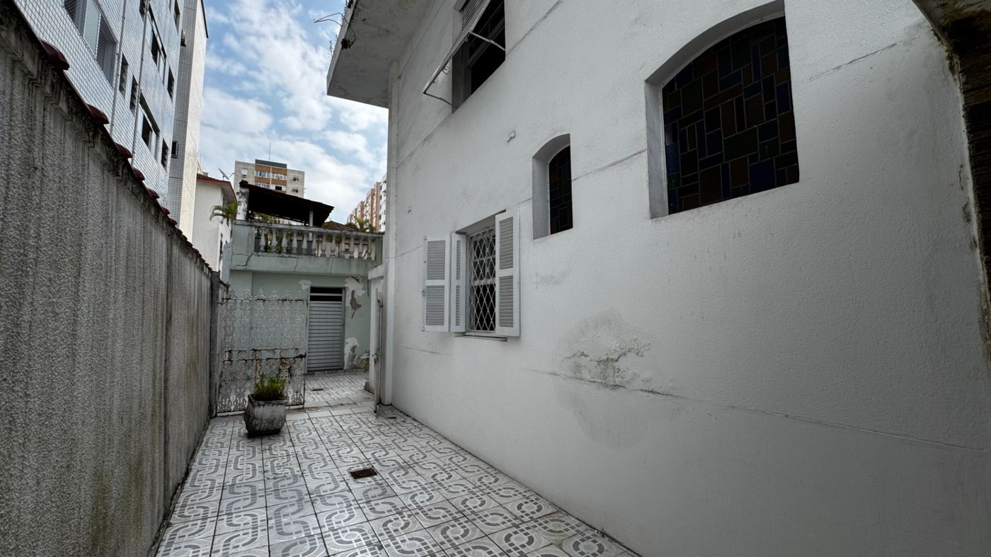 Casa dos Sonhos no Canal 6 – Piscina, Privacidade e 450m² de Terreno