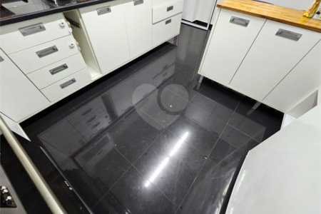Sobrado à venda com 4 quartos, sendo 3 suítes, em Campo Belo, São Paulo, SP