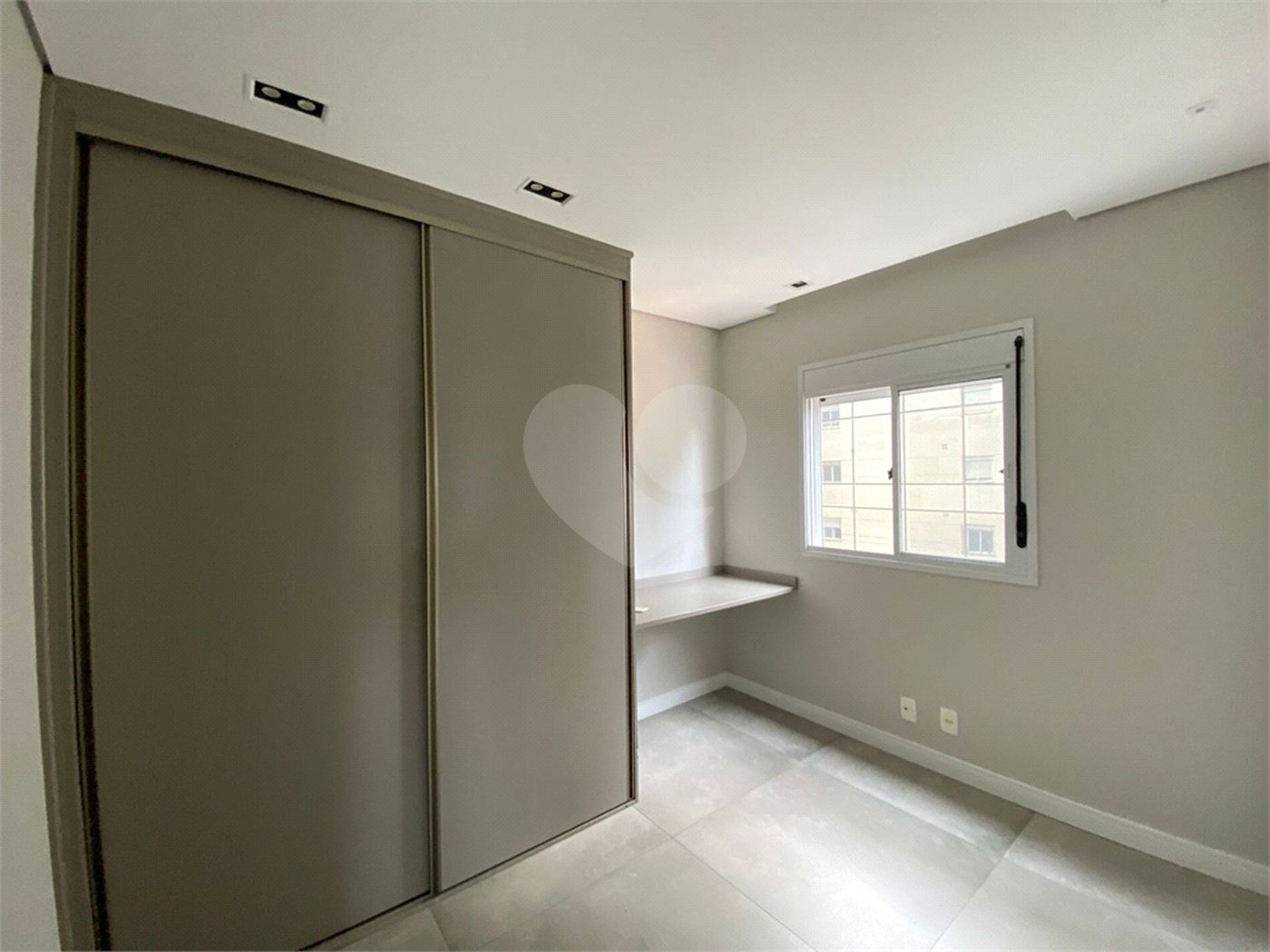 Apartamento para alugar com 2 quartos, sendo 1 suíte,  em Vila Gertrudes, São Paulo, SP