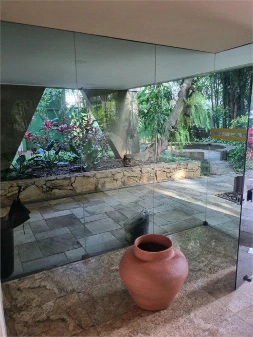 Apartamento 45m2 com 2 dormitórios e vaga no Jardins