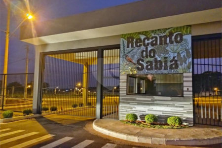 Terreno no Condomínio Recanto do Sabia.