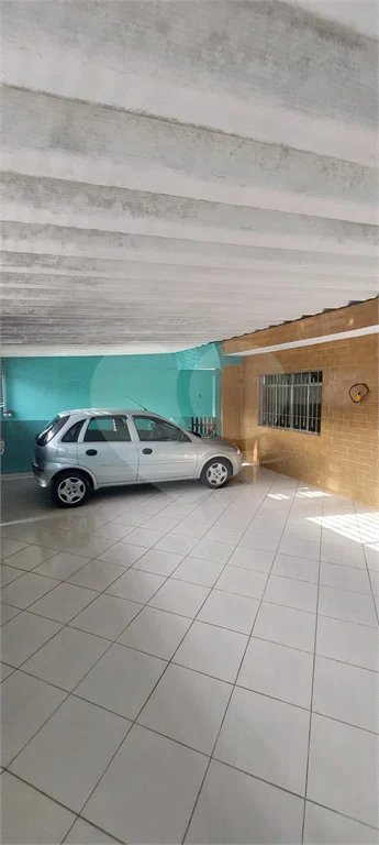 Sobrado espaçoso em São Miguel Paulista com 5 dormitórios e 5 vagas.